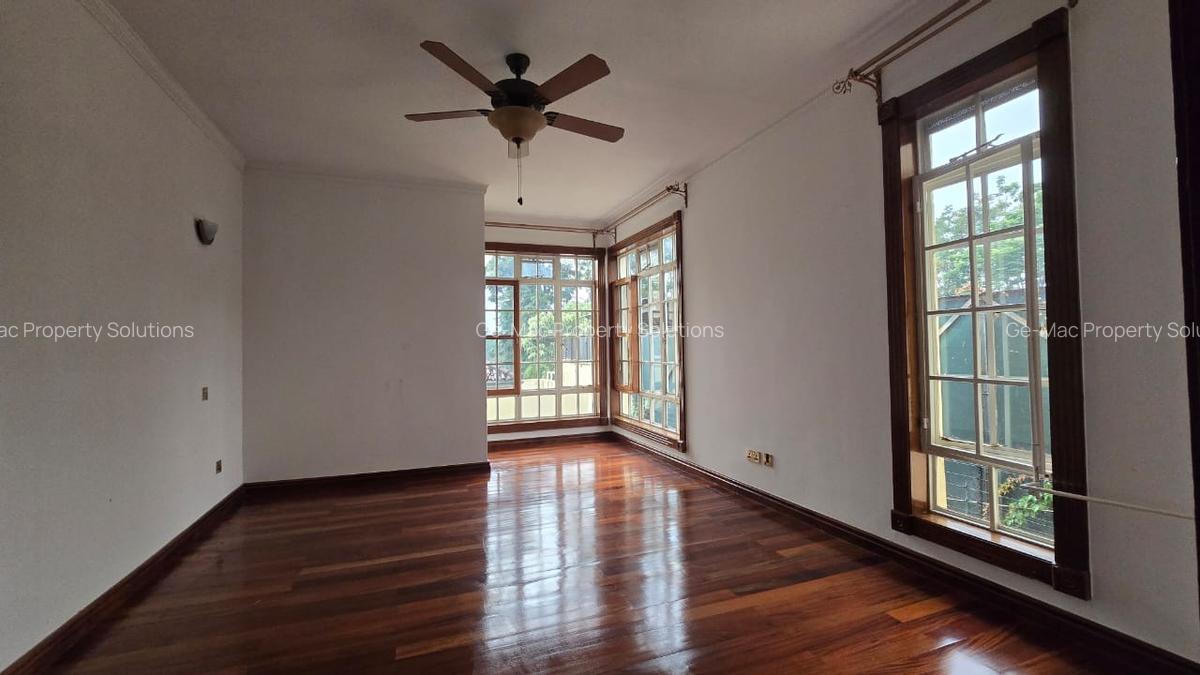 4 Bed Villa with En Suite in Kyuna - 7