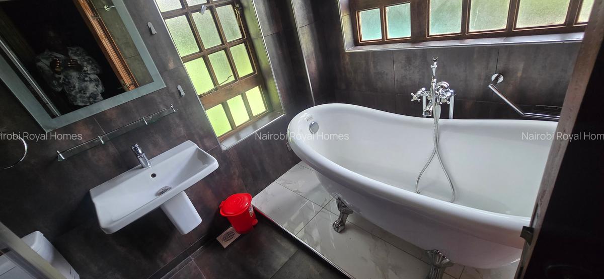 3 Bed Townhouse with En Suite at Nyari Close - 10