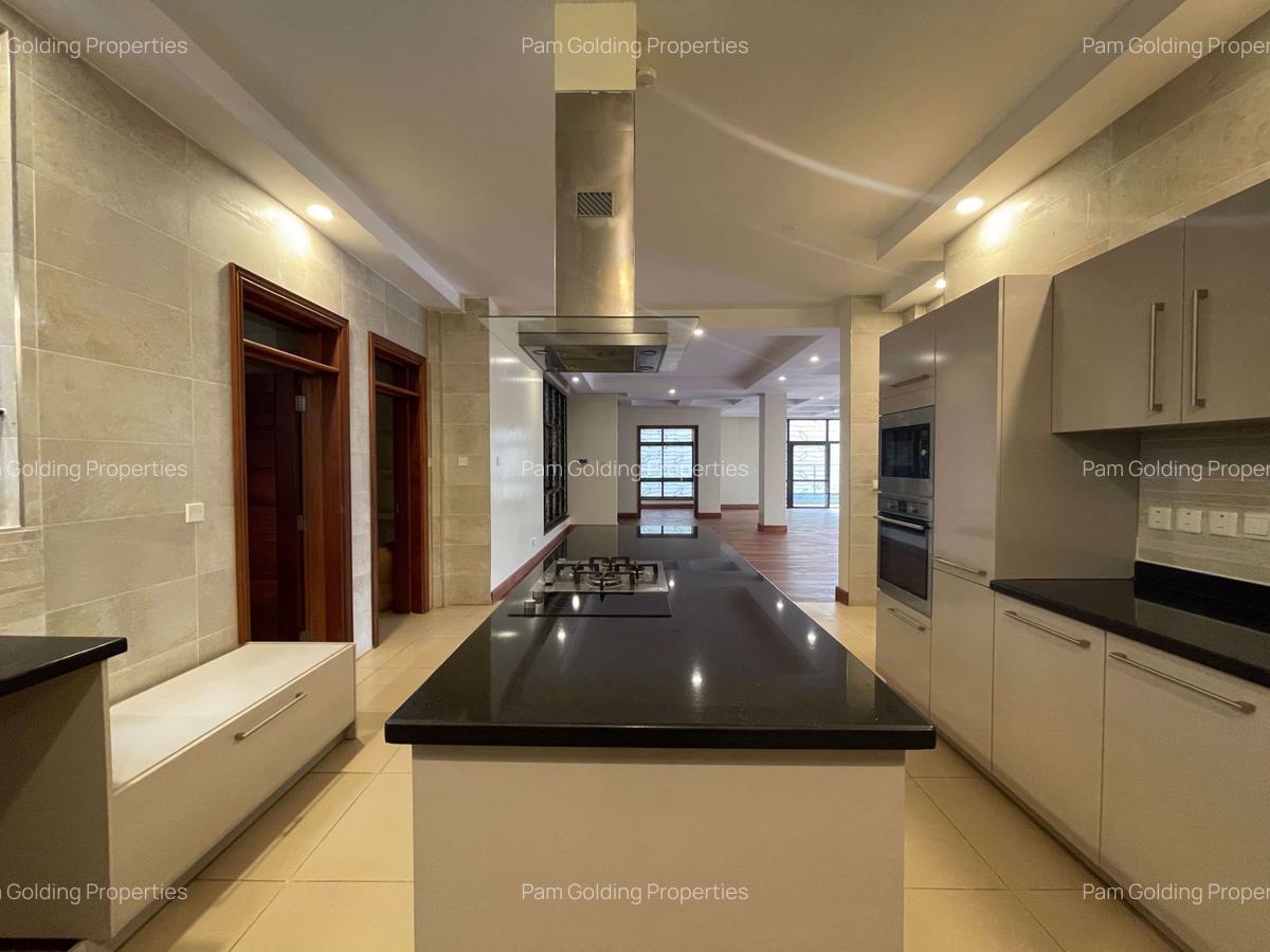 4 Bed Apartment with En Suite in General Mathenge - 13