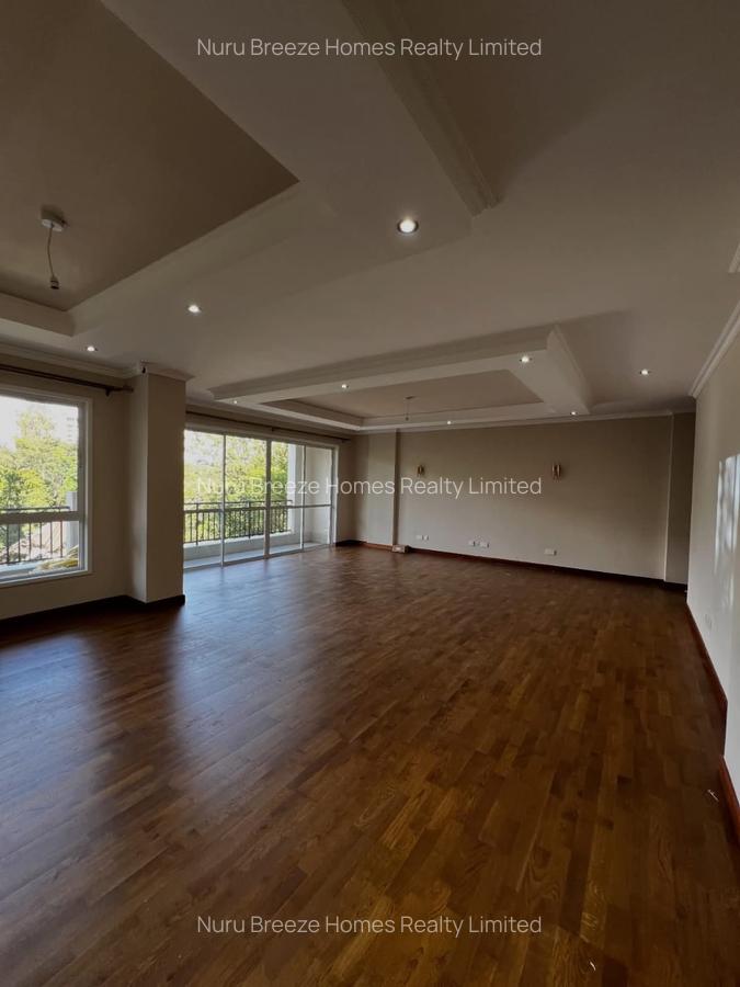 3 Bed Apartment with En Suite in Riverside - 1