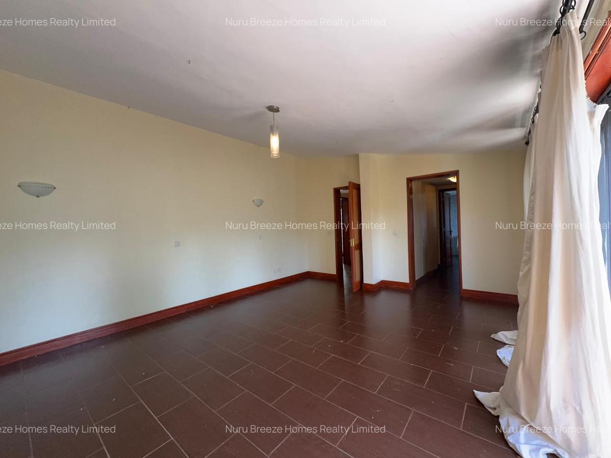 4 Bed House with En Suite in Runda - 14