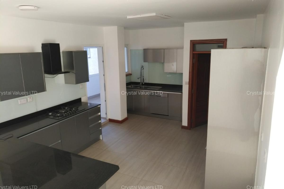 4 Bed Apartment with En Suite in General Mathenge - 1