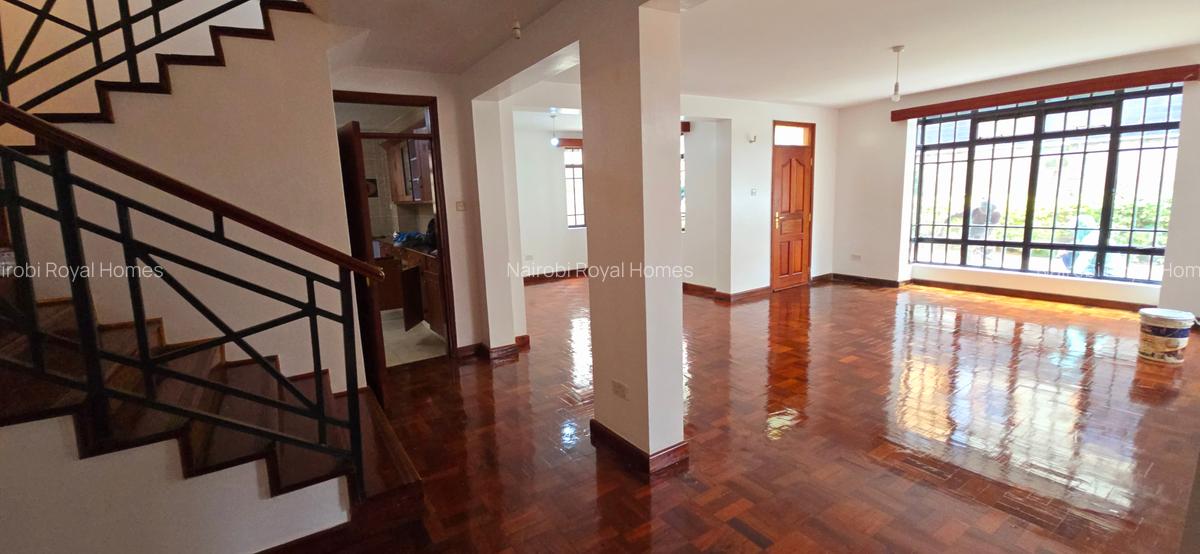 5 Bed Townhouse with En Suite at Lavington Road - 15