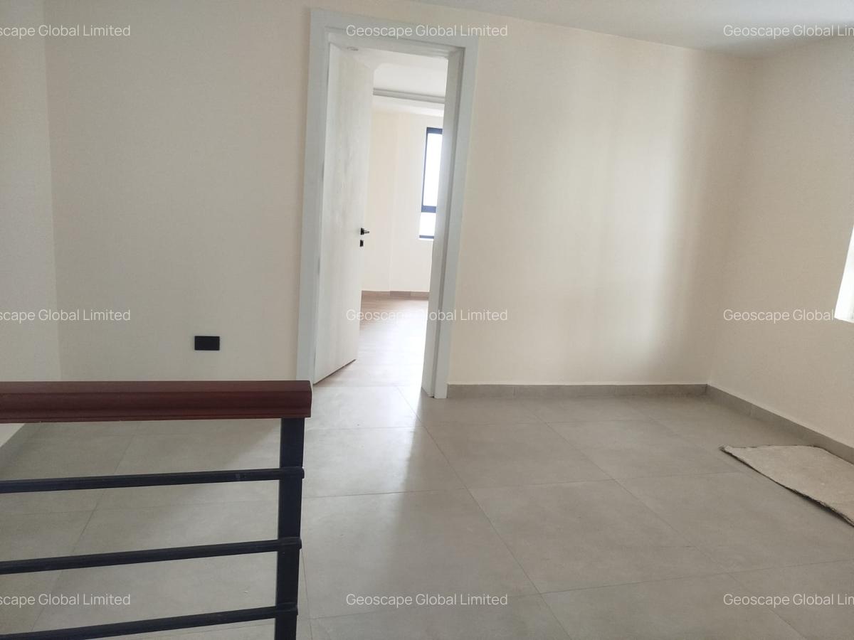 3 Bed Apartment with En Suite in General Mathenge - 11