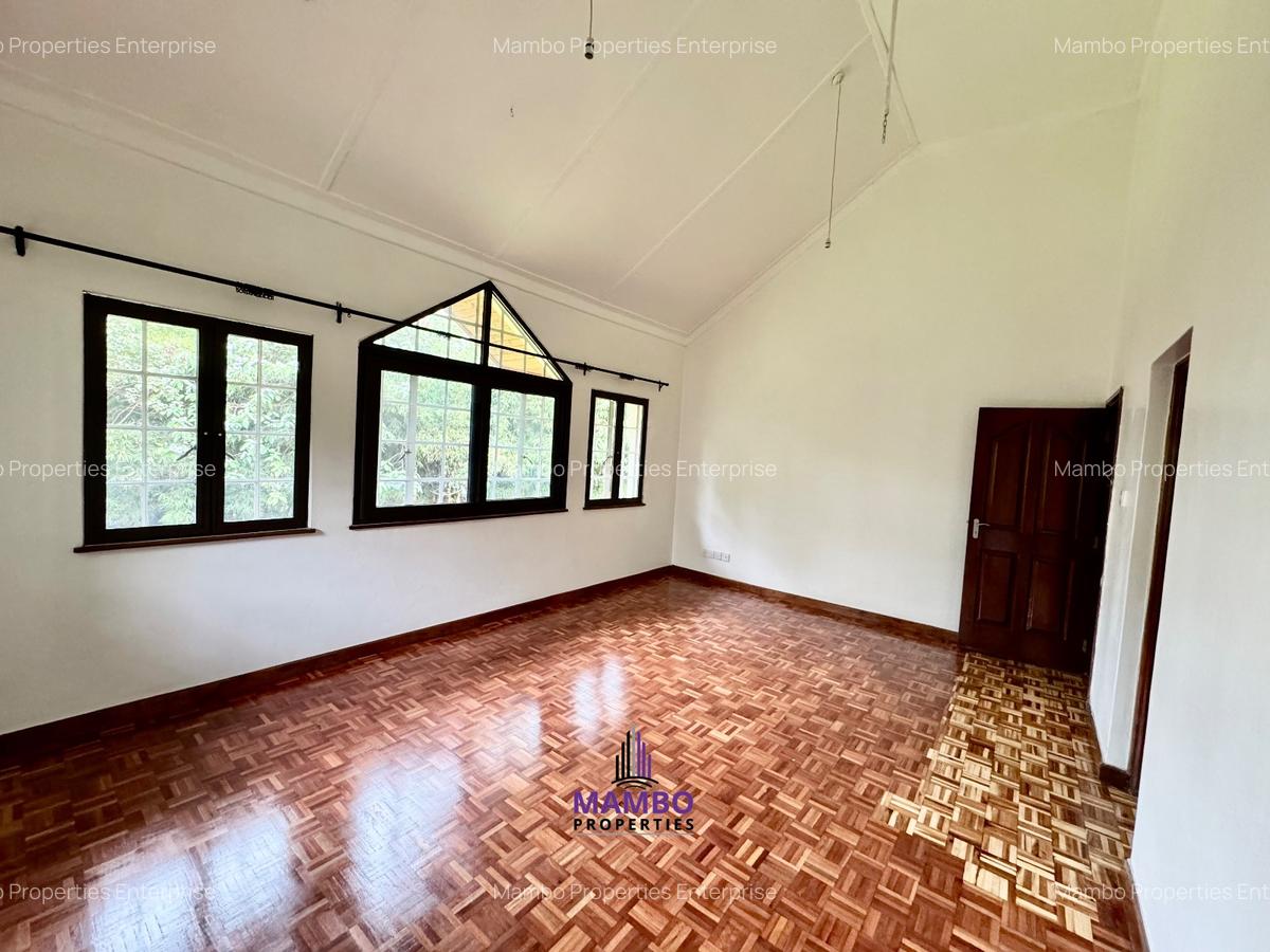 5 Bed Townhouse with En Suite at Rosslyn Lone Tree - 19