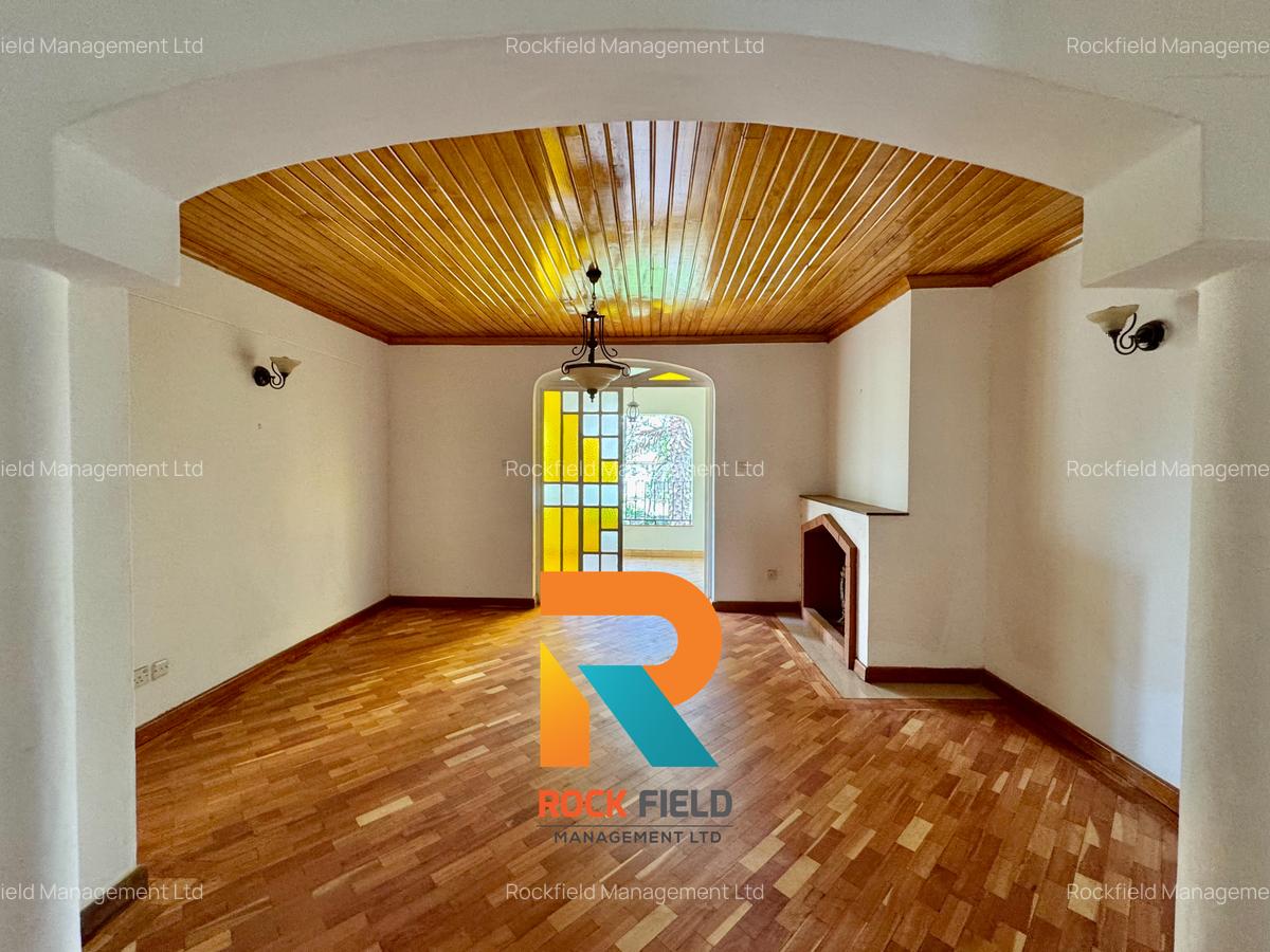 4 Bed Townhouse with En Suite in Gigiri - 11