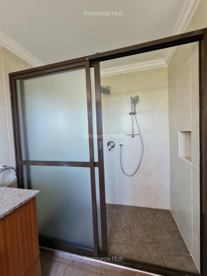4 Bed Townhouse with En Suite at Runda - 15