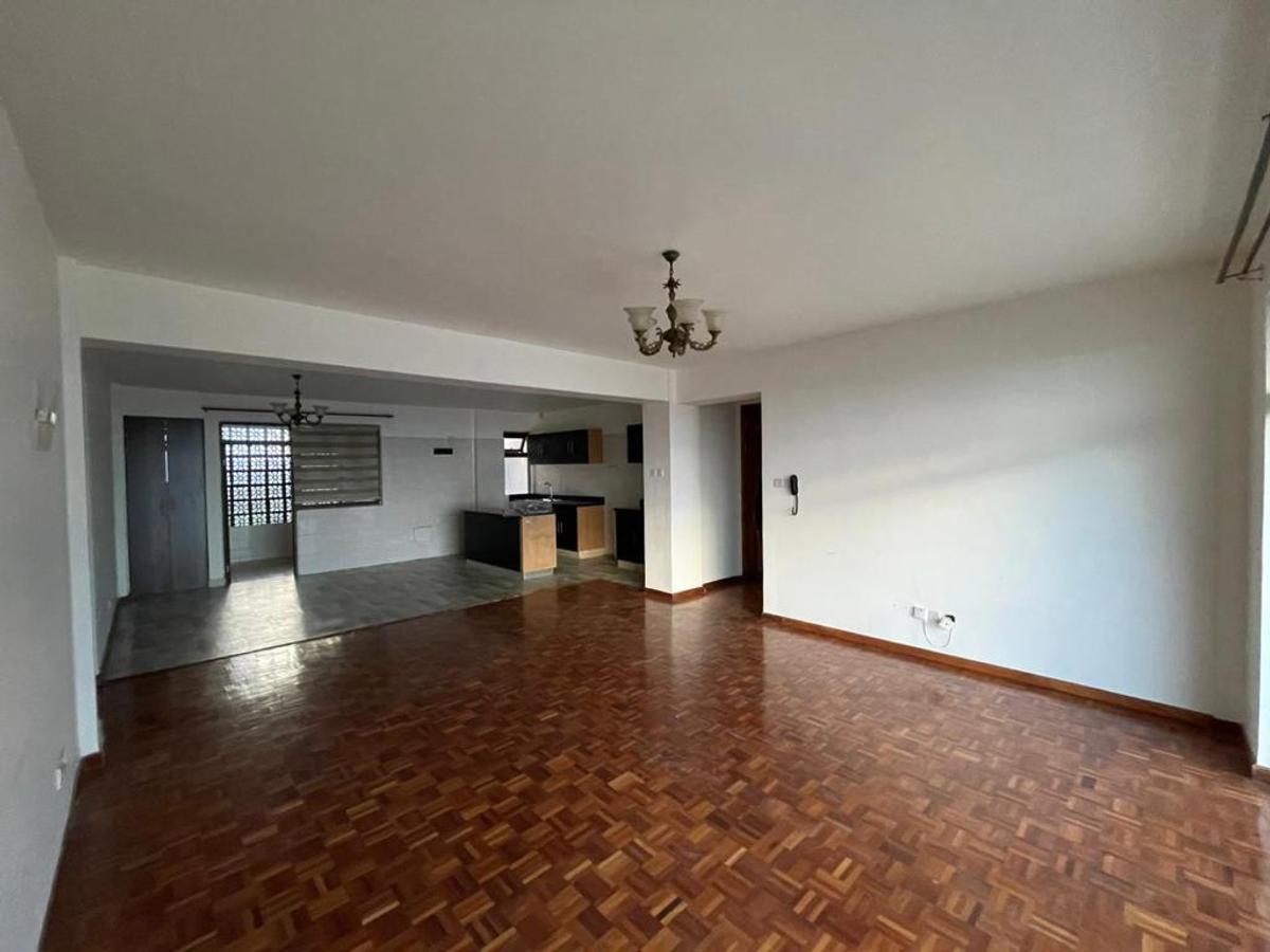 3 Bed Apartment with En Suite at Uppre Hill - 2