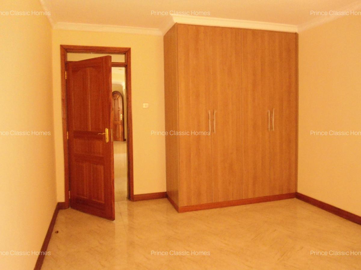 3 Bed Apartment with En Suite in Lavington - 5