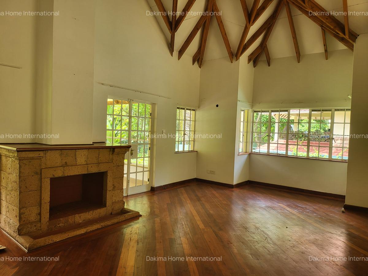 5 Bed Townhouse with En Suite in Rosslyn - 7