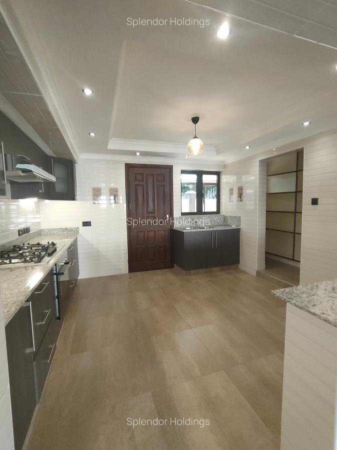 5 Bed Townhouse with En Suite in Lavington - 9