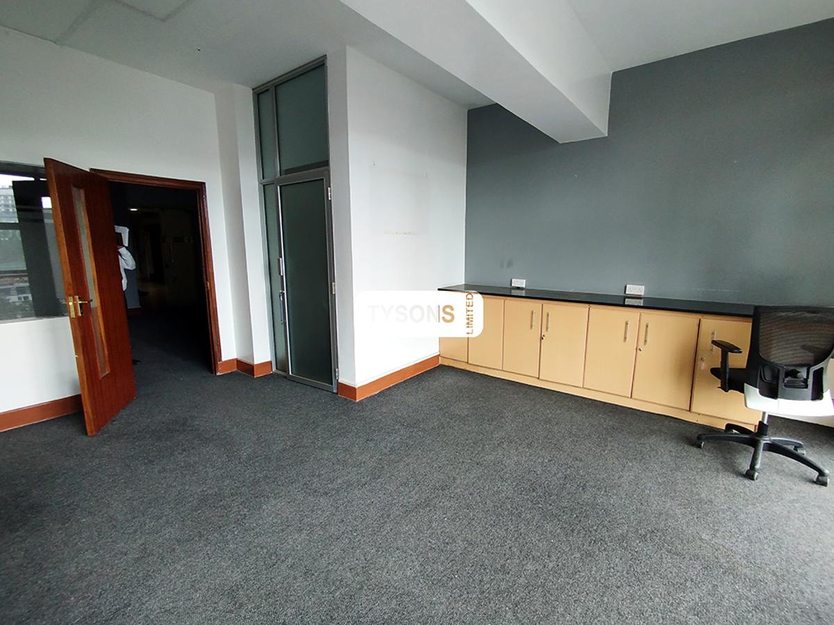 2,900 ft² Office with Backup Generator in Kilimani - 4