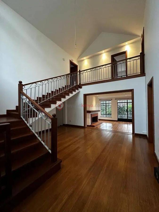 5 Bed House with En Suite in Rosslyn - 4