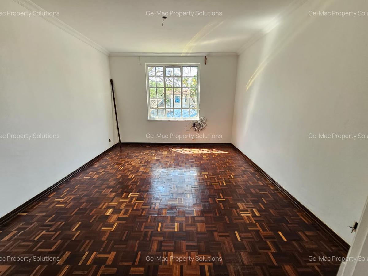 3 Bed Apartment with En Suite in Muthaiga - 4