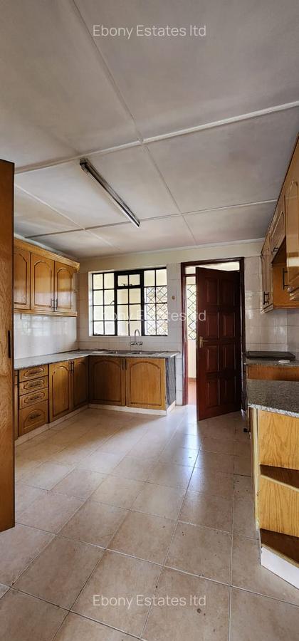 4 Bed Villa with En Suite in Lavington - 8