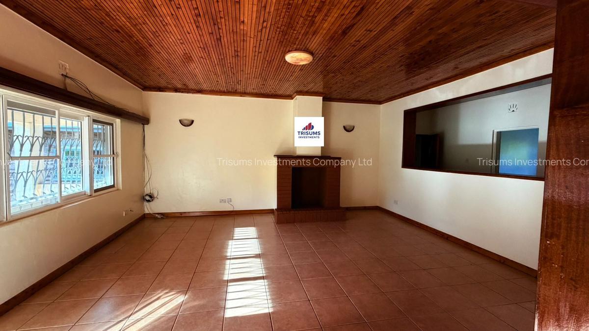 4 Bed House with En Suite in Runda - 2