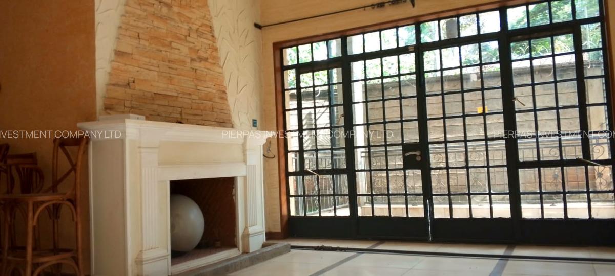 5 Bed Townhouse with En Suite in Spring Valley - 13