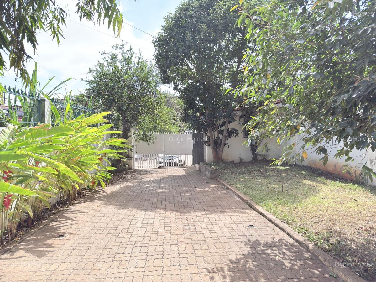 4 Bed Townhouse with En Suite at Westlands - 18