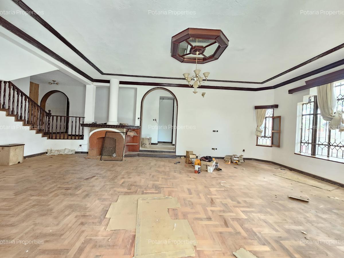 5 Bed House with En Suite in Runda - 3