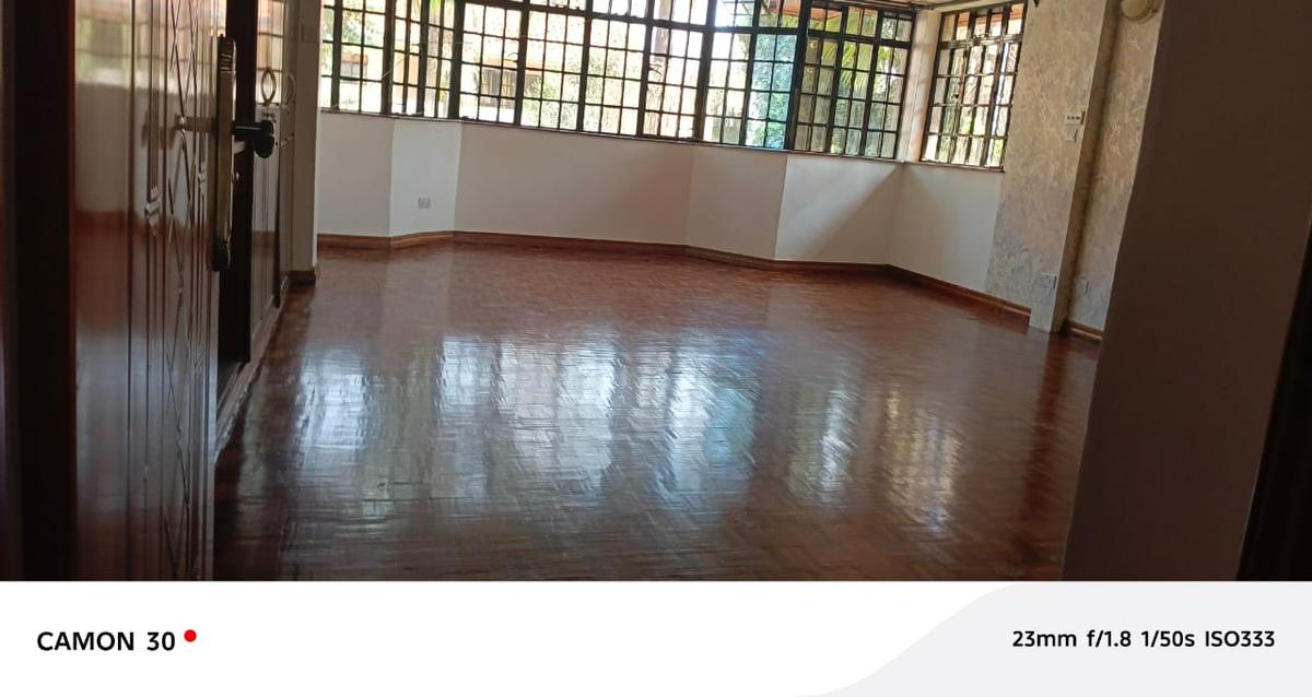 5 Bed Townhouse with En Suite in Lavington - 14