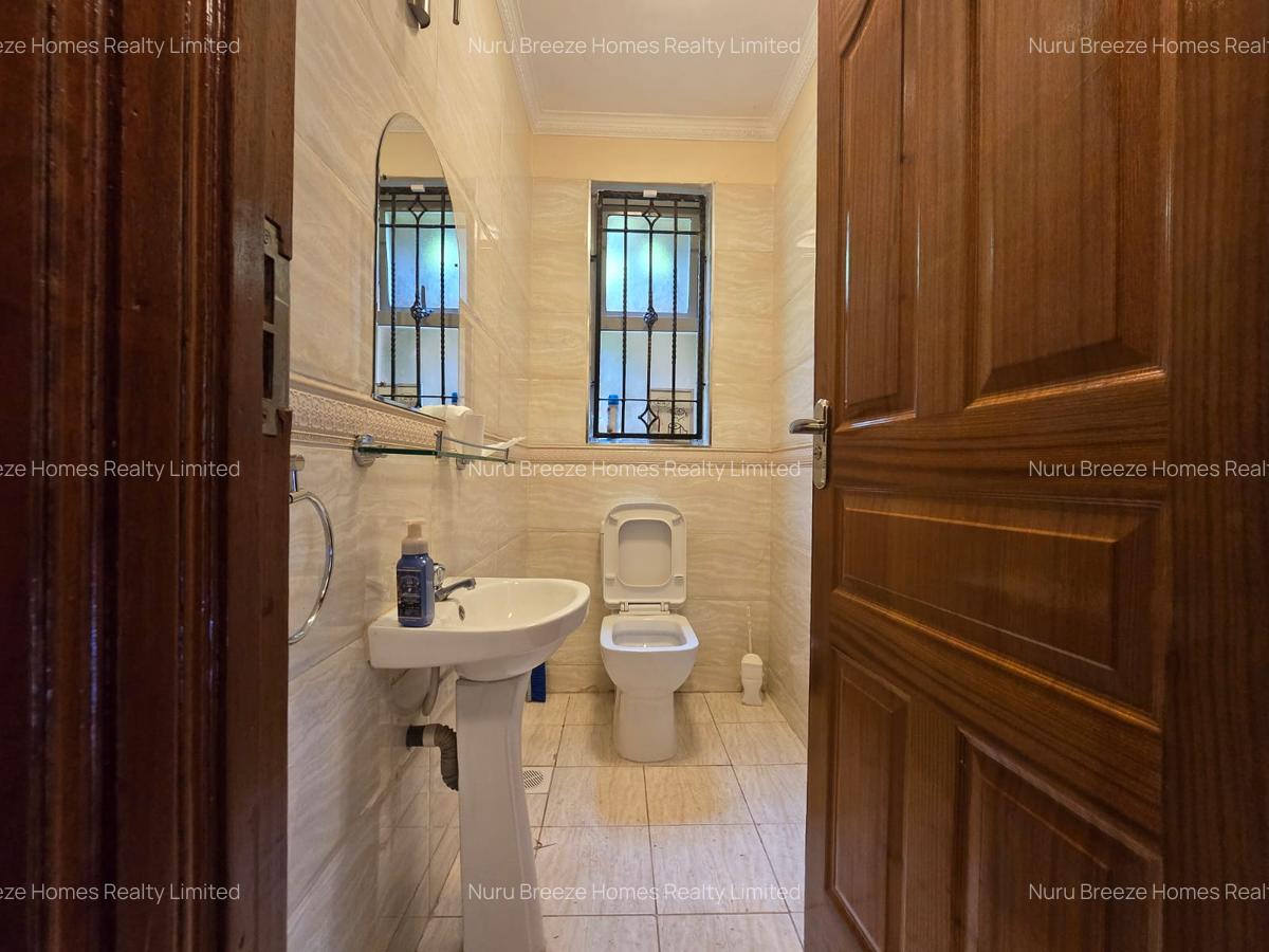 4 Bed House with En Suite in Runda - 16