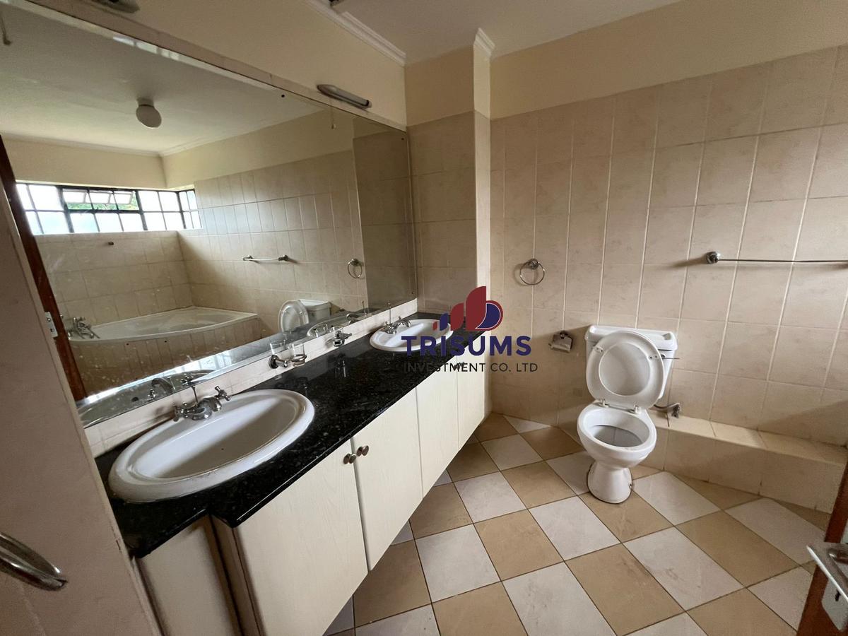 4 Bed Townhouse with En Suite at Westlands - 12