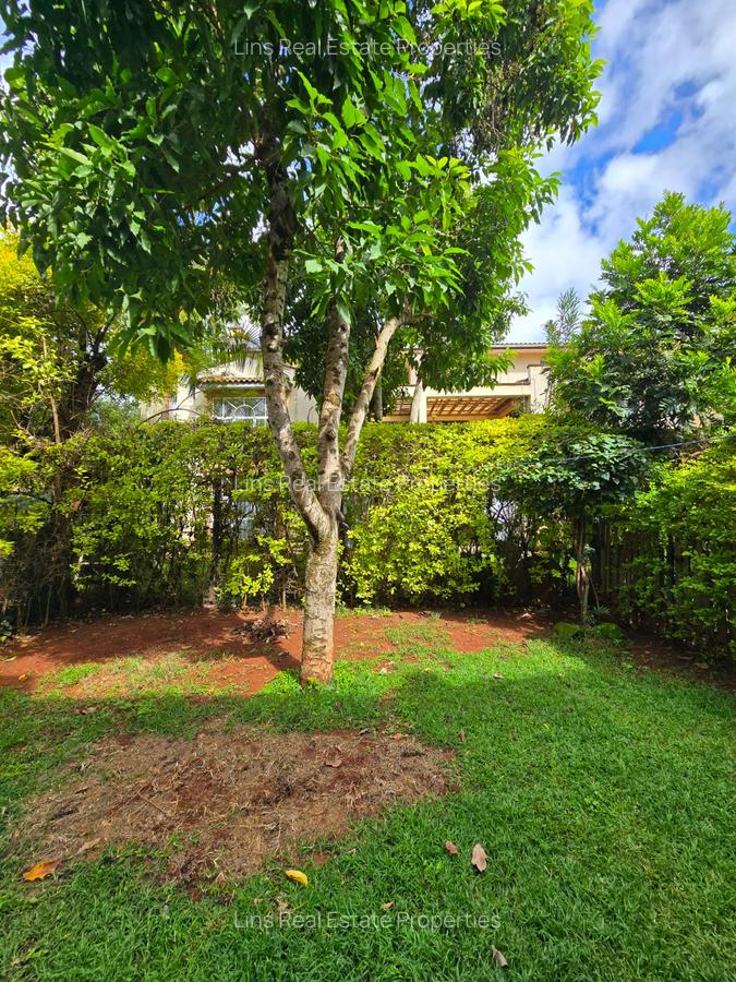 5 Bed Townhouse with En Suite in Brookside - 3