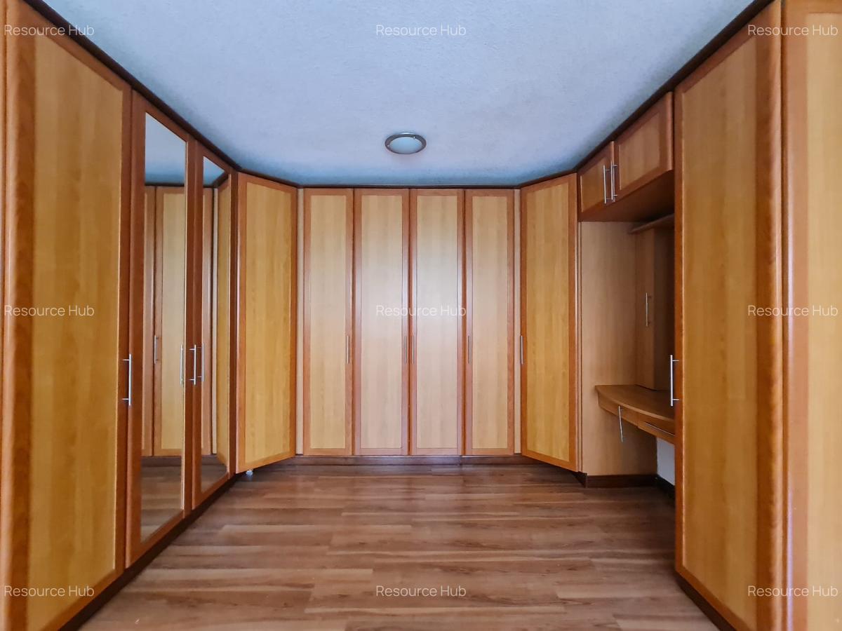 4 Bed Townhouse with En Suite at Off Brooke Side Drive - 9