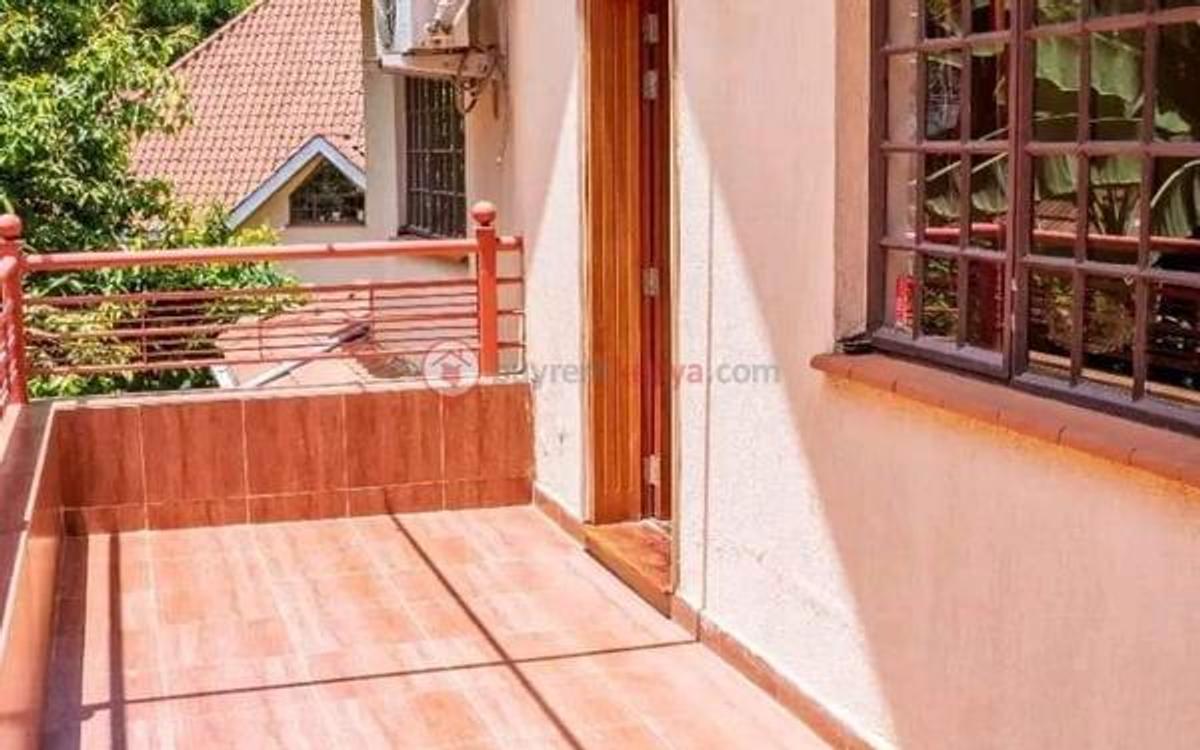 6 Bed Villa with En Suite at Lavington - 11