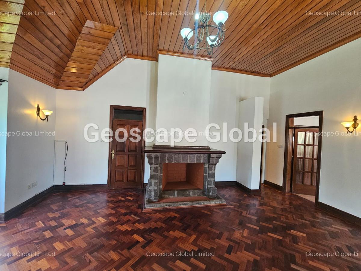 5 Bed House with En Suite in Runda - 10