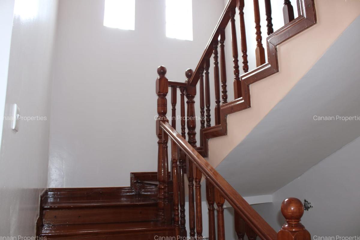 4 Bed Townhouse with Garden in Nyari - 8