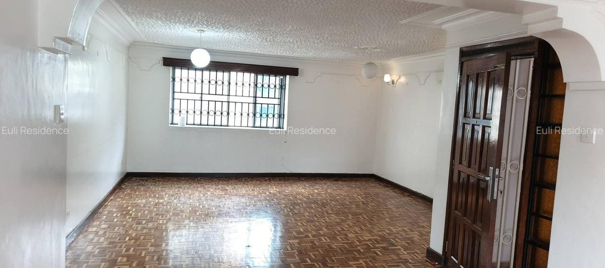 3 Bed Apartment with En Suite at Lantana Rd - 2