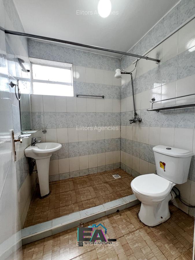2 Bed Apartment with En Suite at School Lane - 12