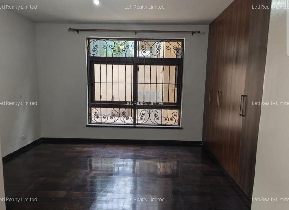 5 Bed Townhouse with En Suite in Lavington - 7