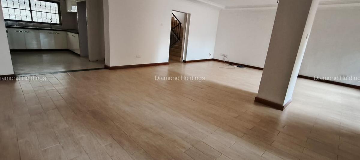 4 Bed Villa with En Suite at Parklands - 3