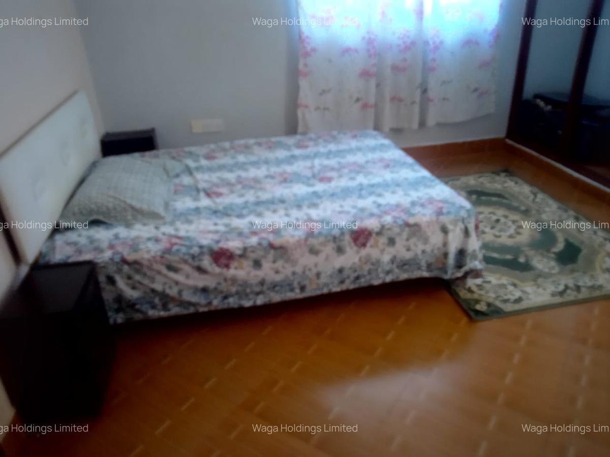 4 Bed House with En Suite at Custom Road - 6