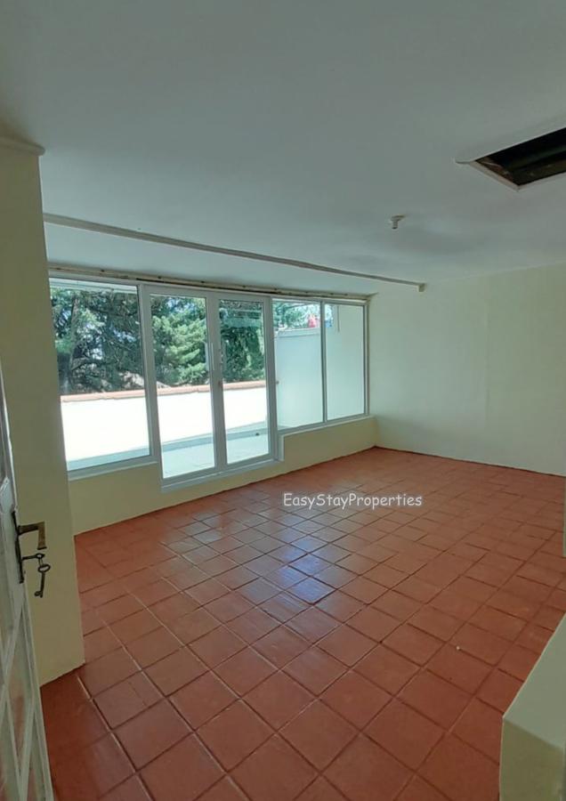 2 Bed Apartment with En Suite in Westlands Area - 7