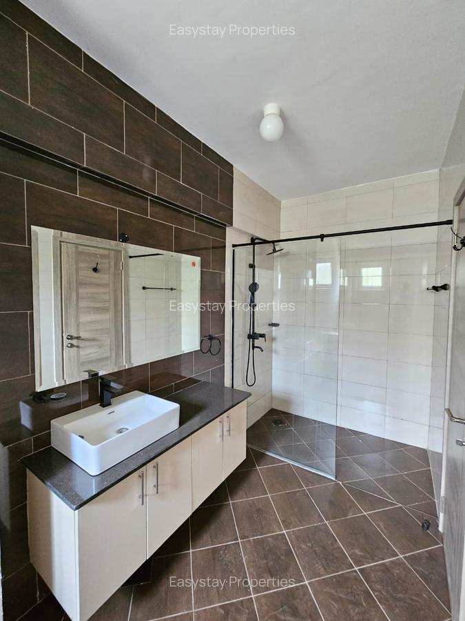 3 Bed Apartment with Swimming Pool at School Lane - 11