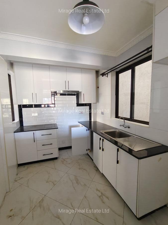3 Bed Apartment with Gym in Garden Estate - 1