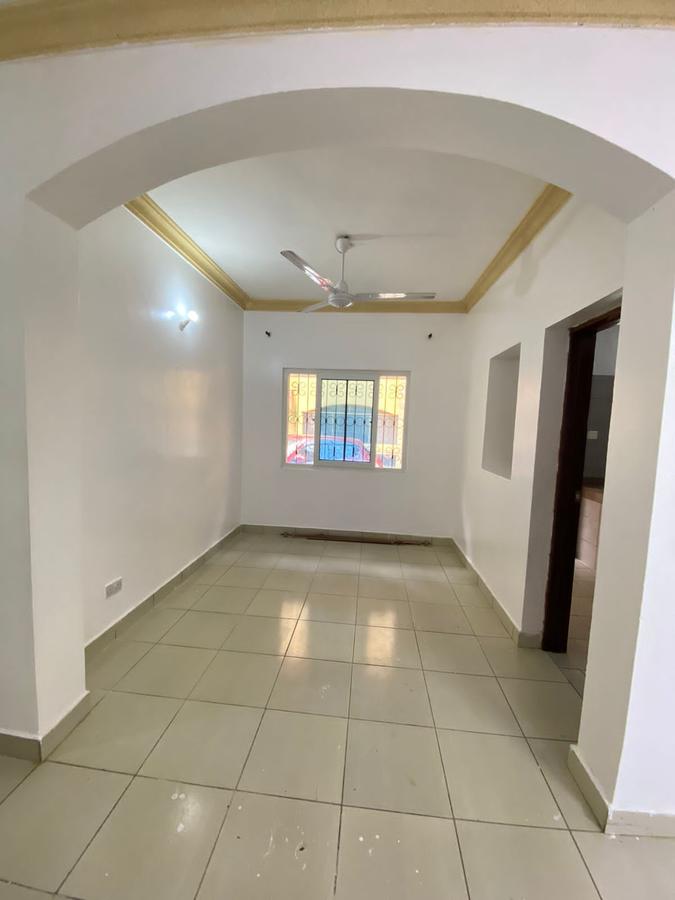 3 Bed Apartment with En Suite at Beach Road - 11