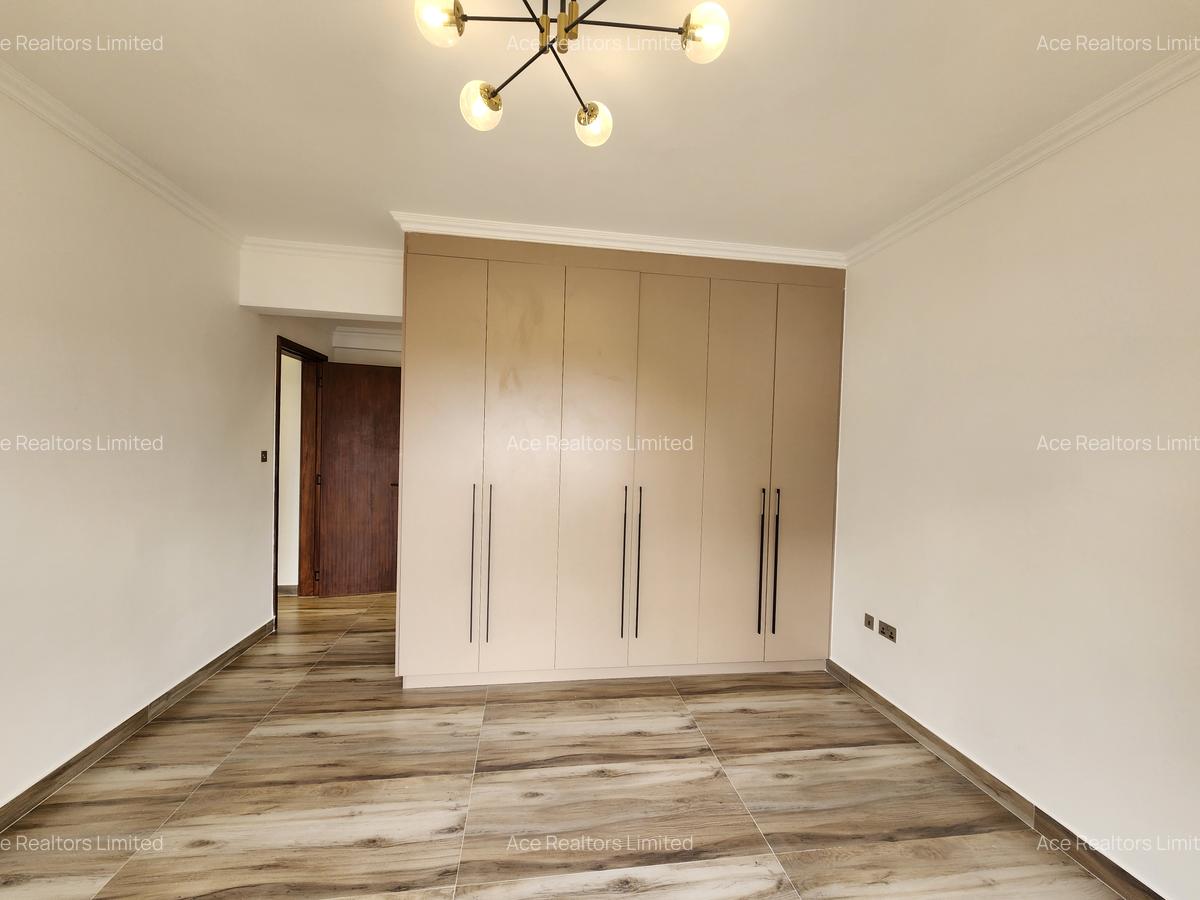 2 Bed Apartment with En Suite at Brookside - 12