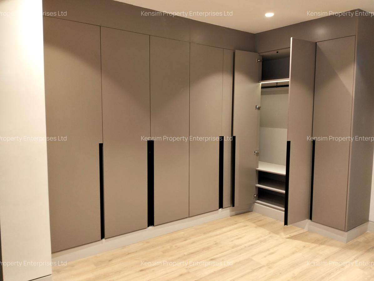 5 Bed Townhouse with En Suite in Westlands Area - 10