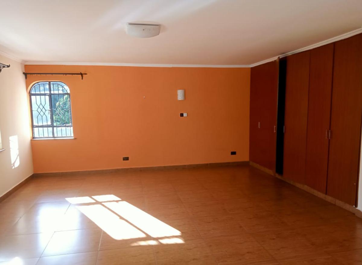 4 Bed House with En Suite at Old Runda - 12