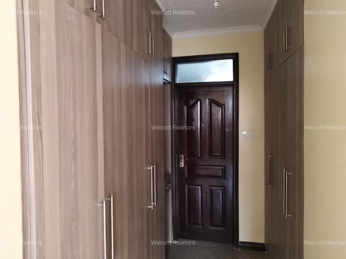 3 Bed Apartment with En Suite in Lavington - 7