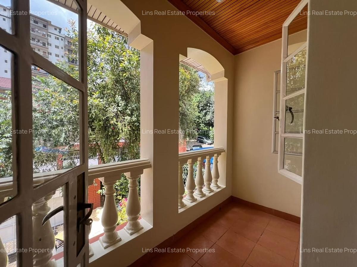 4 Bed Townhouse with En Suite in Lavington - 10