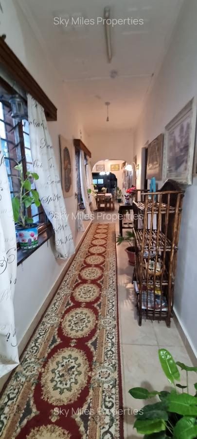 4 Bed House with En Suite at Broadway - 6