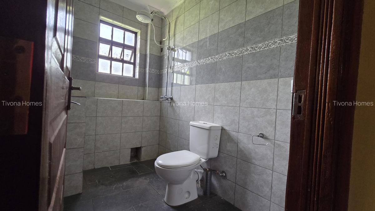 5 Bed House with En Suite in Garden Estate - 12