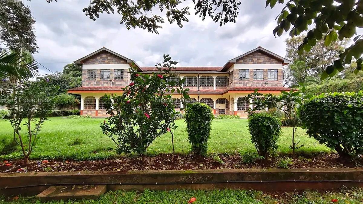 5 Bed House with En Suite in Nyari - 1