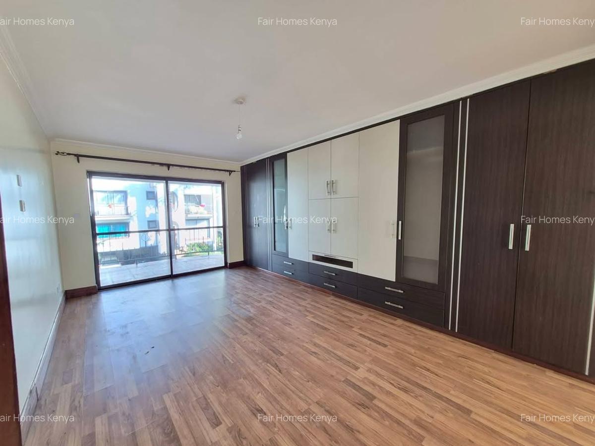 5 Bed Townhouse with En Suite at Westlands - 12