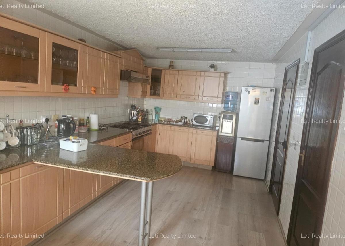 4 Bed Townhouse with En Suite in Lavington - 8